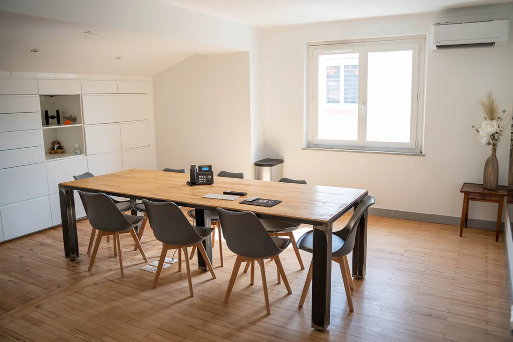 attraction-bureaux-location-de-bureaux-privatifs-a-toulouse-salle-de-reunion-a-louer