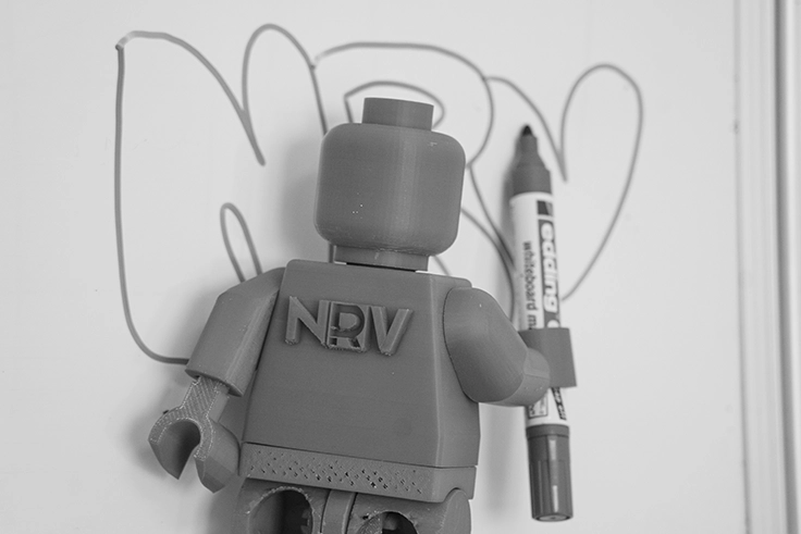 network reach visibility personnage lego dessin nrv tableau blanc